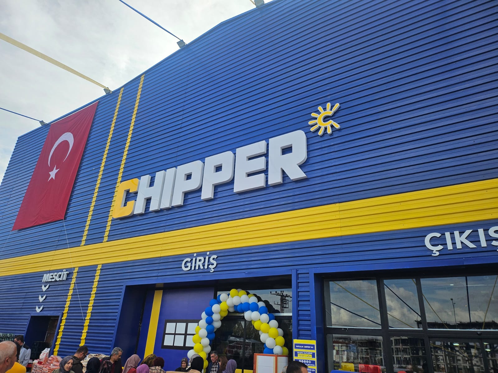 Chipper Afyon’da açıldı! Büyük indirimler 3 gün sürecek
